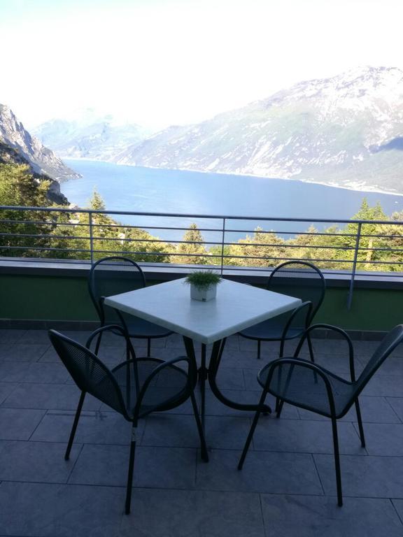 Un Balcone Sul Garda Appartement Tremosine Buitenkant foto